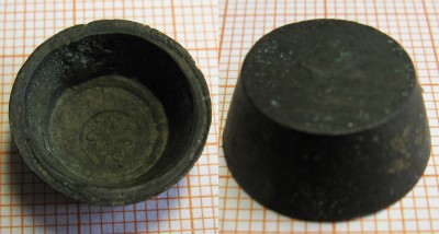 1/4 lotu - 4,24g punc:RU orel v kruhu, bronz, průměr 17mm, průměr základny 13mm, výška 7,2mm, hloubka mističky 6,2mm, síla 1,8mm.
