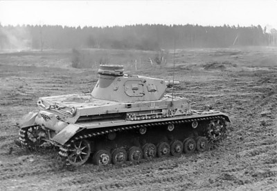 Bundesarchiv_Bild_101I-124-0211-18,_Im_Westen,_Panzer_IV.jpg