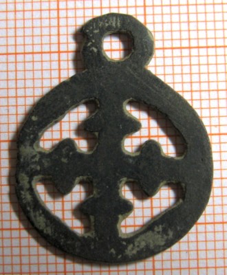křížek 14.-15.století - bronz